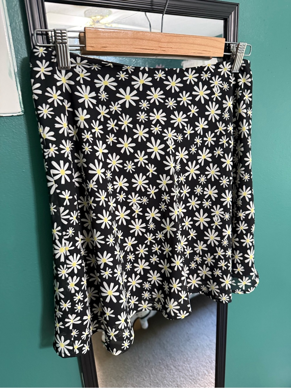 H&M Black Skater Skirt with White and Yellow Daisy Print